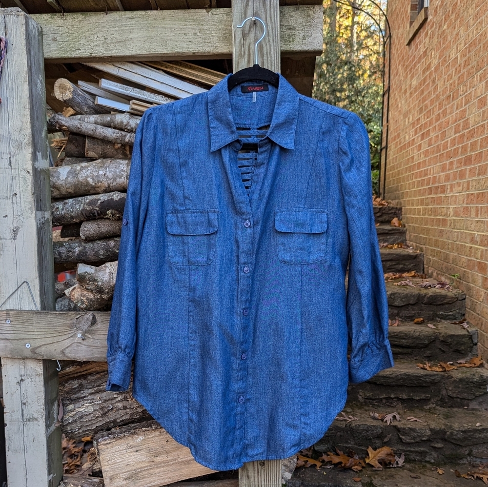 Xtaren Denim Cutout Back Button Up Top | Women's Large